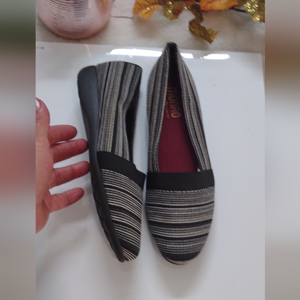 Munro Black and Gray Striped Women's Shoes